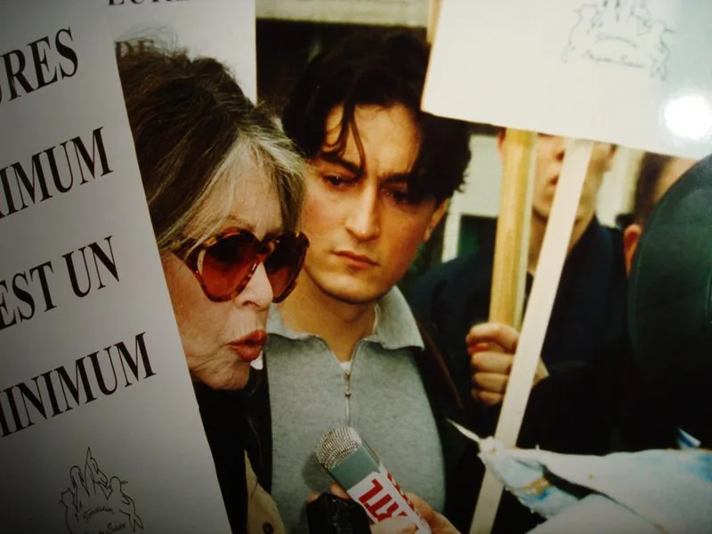 Brigitte Bardot et Christophe Marie lors d’une manifestation à Bruxelles en février 1995
